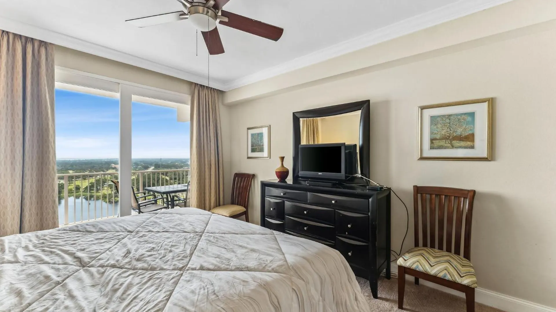 Hello Sunshine At Laketown Wharf #1830 By Nautical Properties Panama City Beach Nyaraló